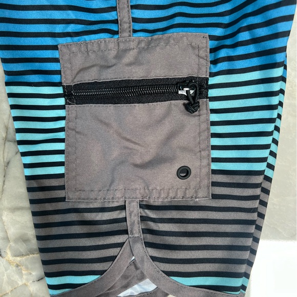 CAT & JACK Swim Trunks - Picture 4 of 8